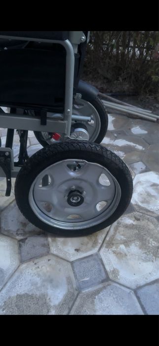 Электрическая инвалидная коляска