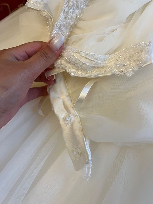 Rochie de mireasă cu trena amplă