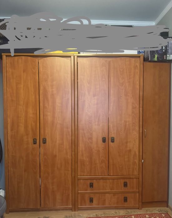 В продаже шкаф и пенал