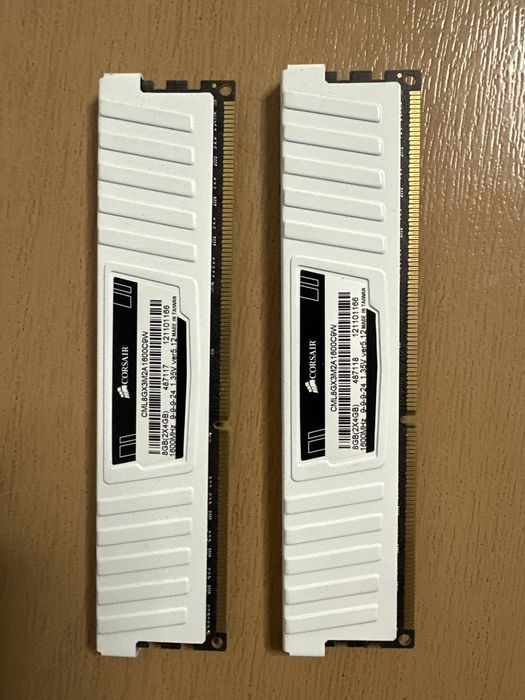 RAM памет 8GB (2x4GB) Corsair Vengeance LP DDR3 1600MHz