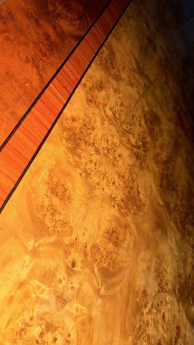 Сутлья и стол для гостиннлй