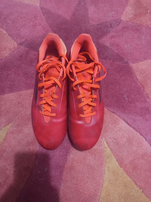 Ghete de fotbal adidas