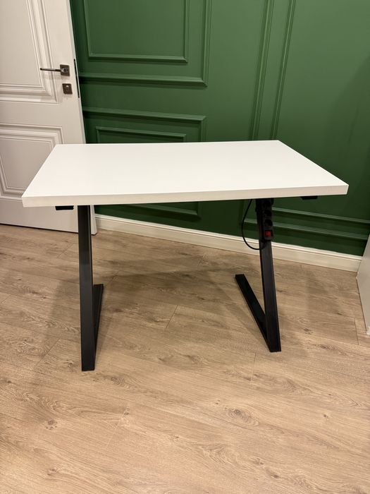 Продам стол компьютерный