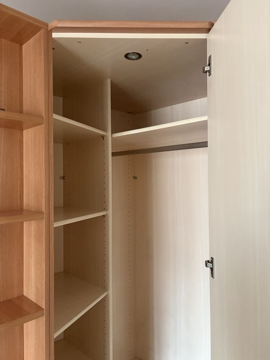 Угловой шкаф в идеальном состоянии