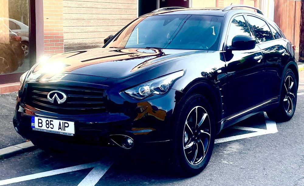 Infiniti QX 70 de vânzare + roți de iarnă