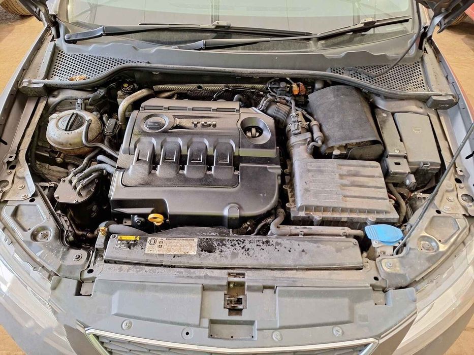 Bare Spate Seat Leon 2014 Break Argintiu