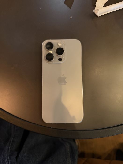 iPhone 15 Pro – 256 GB