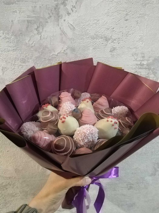 Букеты из клубники