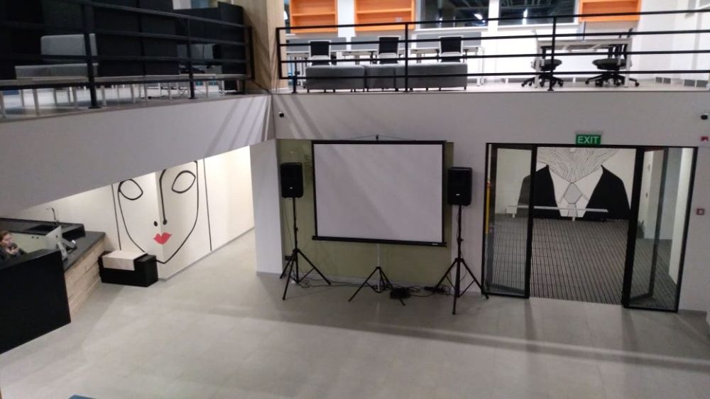 Аренда проекторов Epson и экранов 3.6х2.7м, 2x2м, короткофокусный