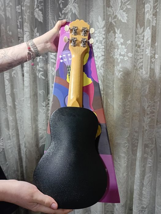 Продаю укулеле сопрано