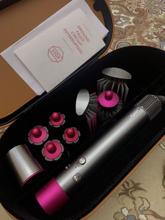 Стайлер Dyson Airwrap фуксия