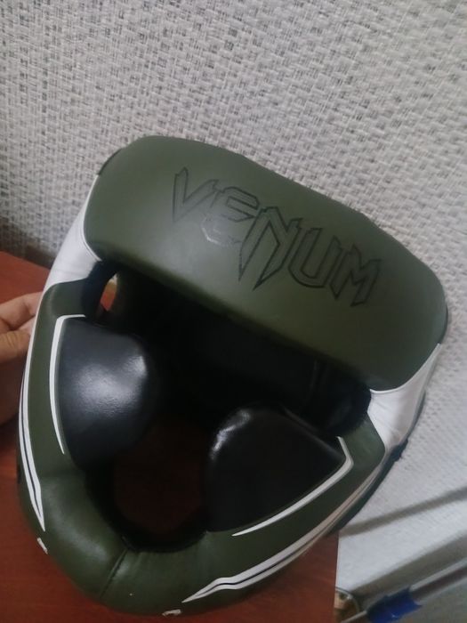 Venum шлем новый