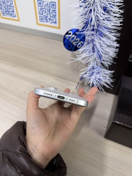 Срочно продам айфон 16