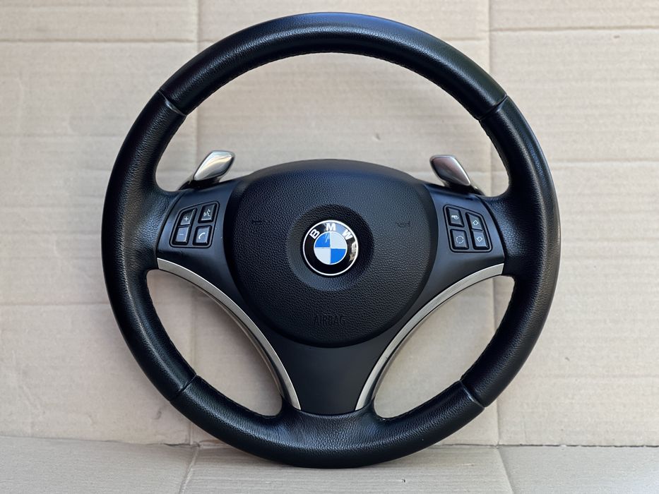 Bmw e90,e91,e92,Е87 SportLine волан с Пера в много добро състояние.