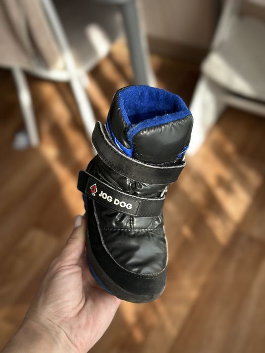 Продам детские ботинки