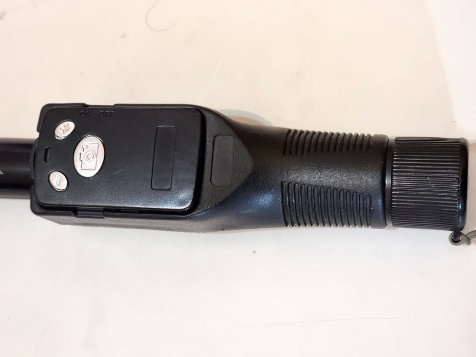 Селфипалка телескопическая 120см с блютус управлением.