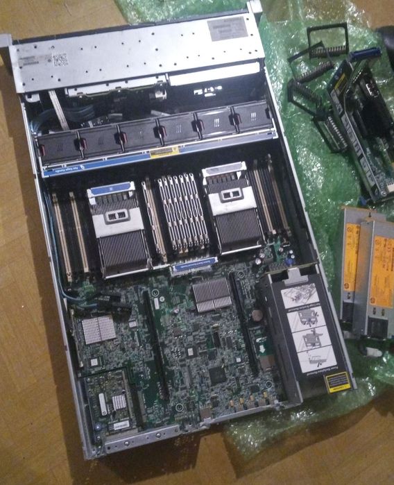 server HP Proliant dl380p gen8 ( opțional cu 256gb ddr3 ecc)