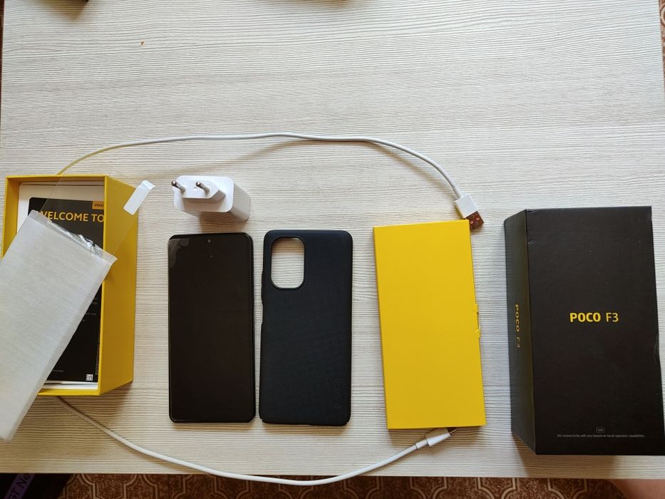 Продам Poco F3 6/128 Arctic White