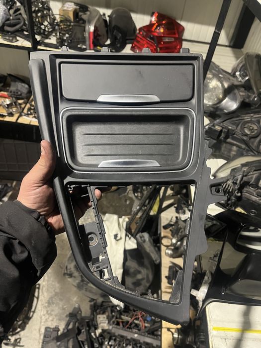 Барче къп холдер бмв ф30 ф31 ф32 ф36 bmw f30 f31 f32 f36 cub holder