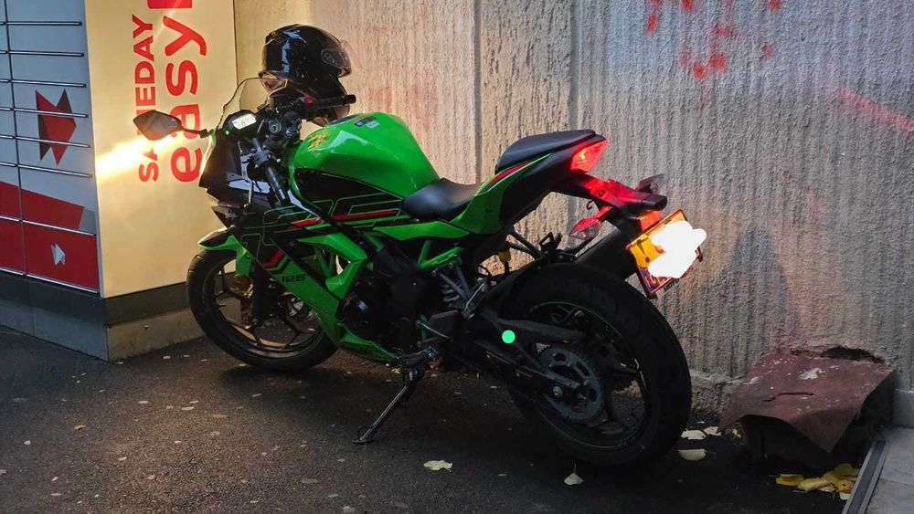 Vand Motocicleta Kawasaki Ninja 125 2024 Verde (A1)