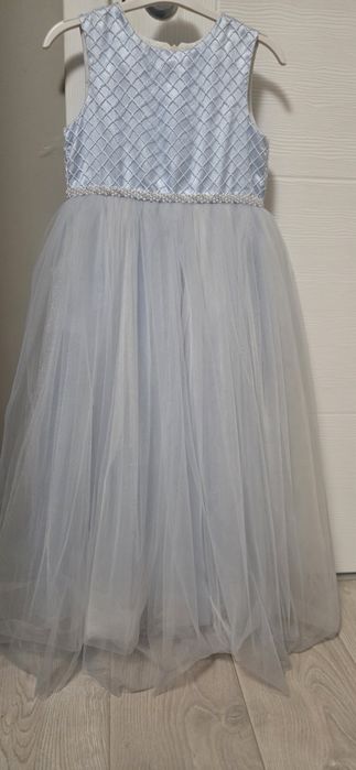 Официална маркова рокля 6-7 г.