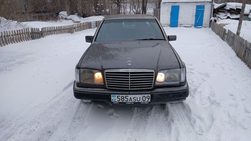Продаю мерседес 124 кузов 220 ,1993г,