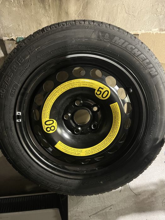 Резервна гума тип патерица