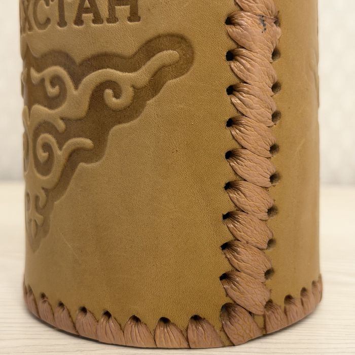 Кожаный чехол для бутылки