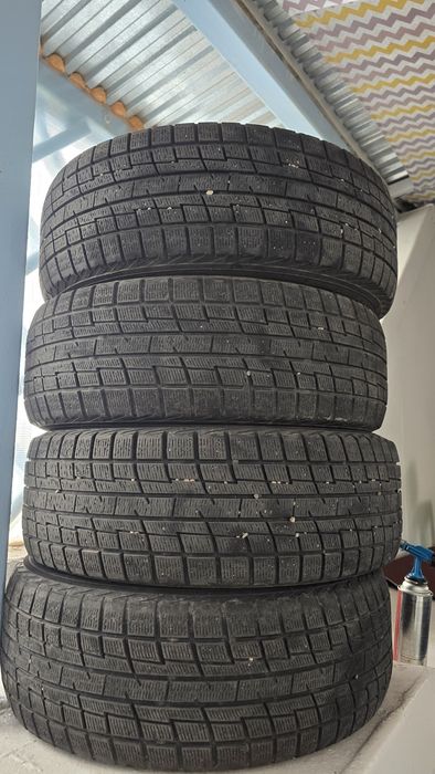 Продам резину 215/60/16