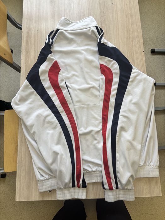 адилас ветровка