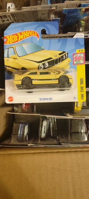 Hot wheels машинки