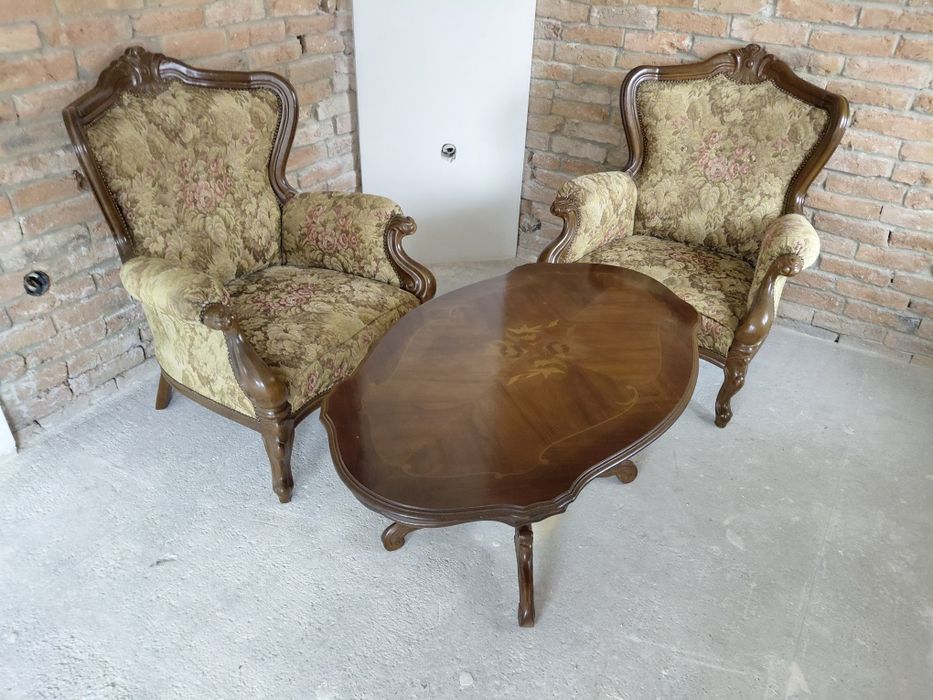 Античен бароков комплект от 3 кресла и маса