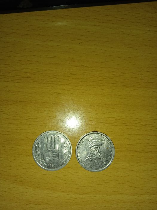 Vând 2 monede de 100 lei 1992 si 1995.