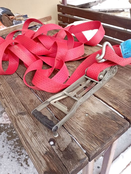 Колани за стягане