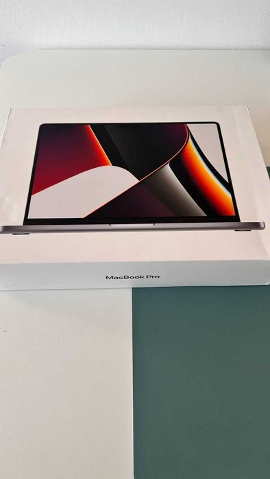 MacBook Pro 14" 2021 — M1 Max — 32GB RAM — 512GB SSD