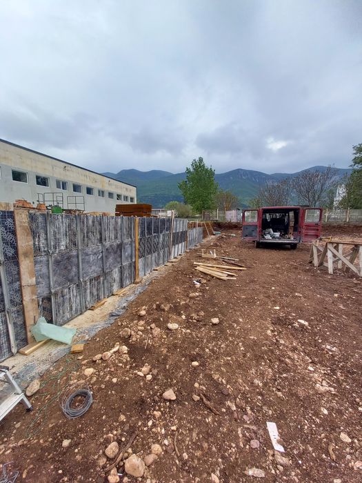 Огради и подпорни стени