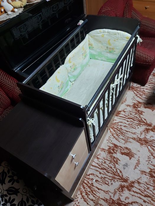 Продам кроватку-манеж трансформер