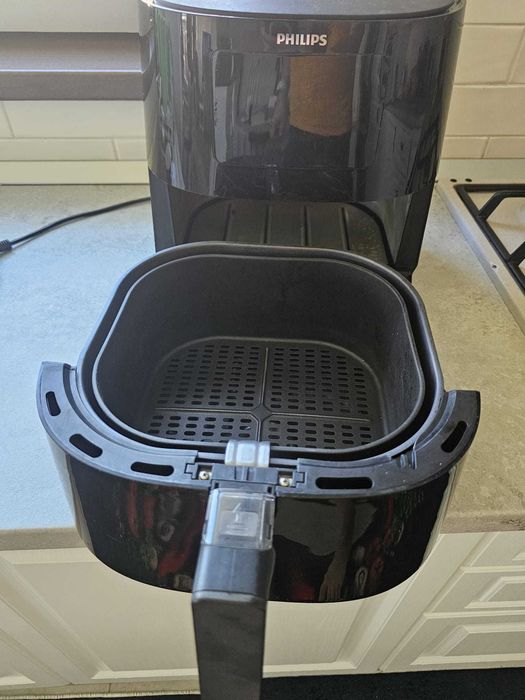 Airfryer WiFi  Philips HD9280/90 Airfryer Essential Collection, capacitate 6.2 L