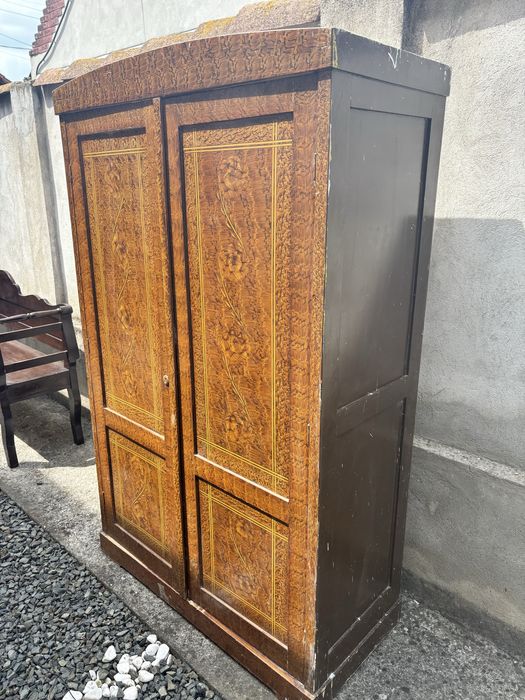 Vand mobilier rustic taranesc