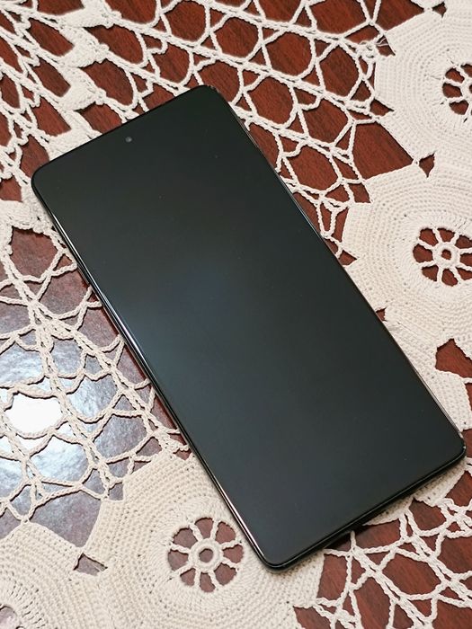 Motorola Edge 20 като нов 128 ром /8 рам и 128 мп камера