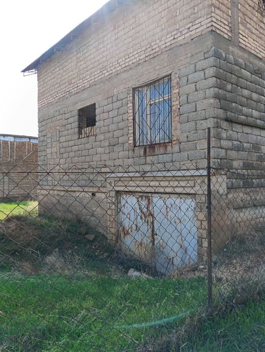 Участок с 2-х этажным домом