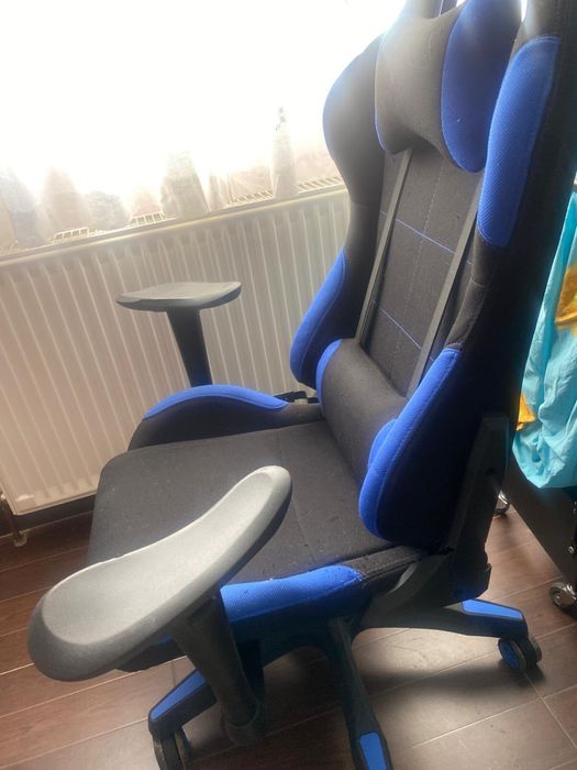 Scaun gaming negru/albastru cu perne lombare
