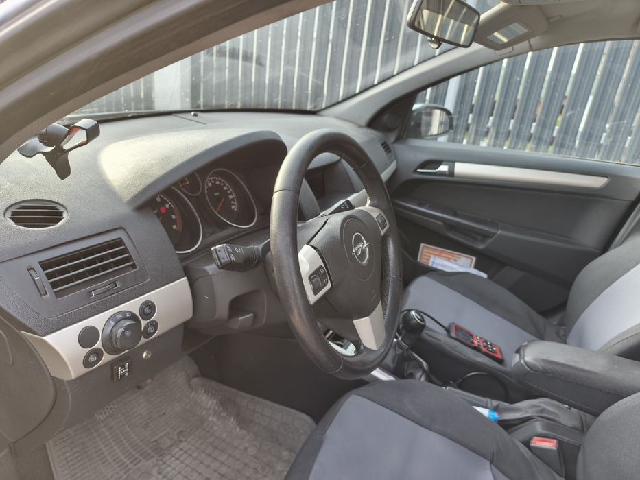 OPEL ASTRA H 1.4 Benzina+ GPL 2008 197000 km, negociabil
