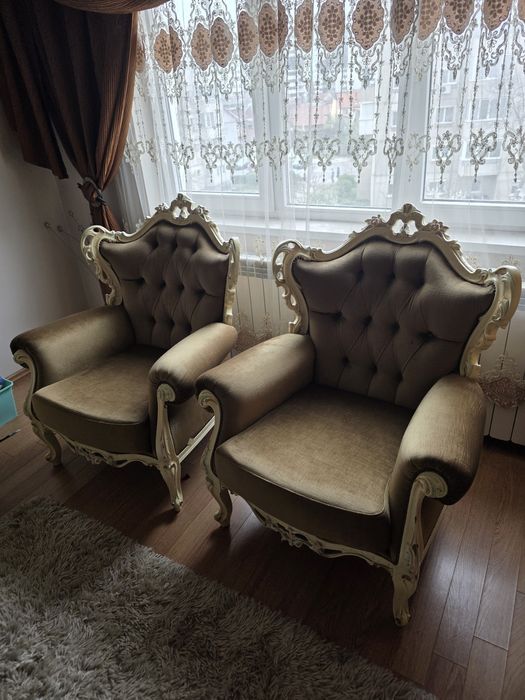 Canapea Antică/ clasică