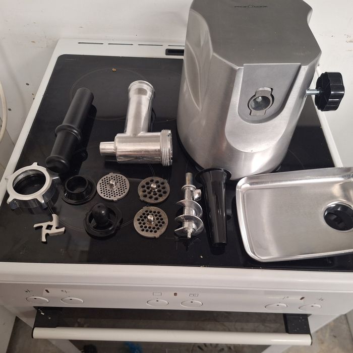 Месомелачка ProfiCook 1800W 120кг на час