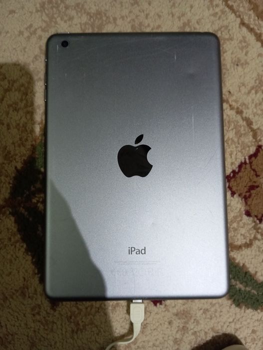 Продаю ipad mini 1