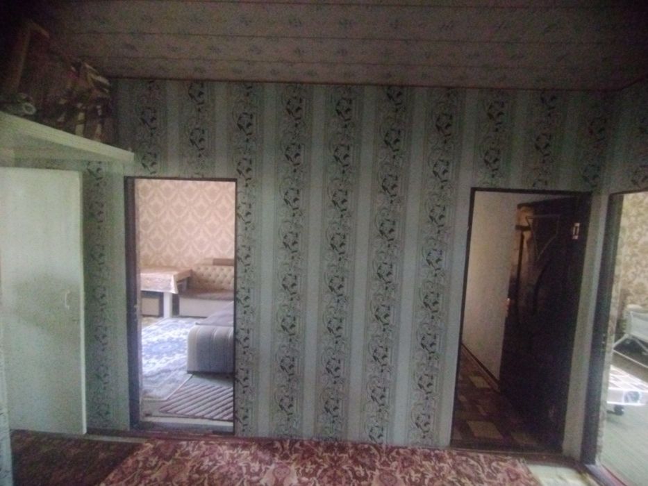 Уй сотилади Хисор стадион олдидан