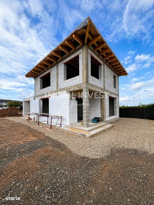 Casa in zona premium, P+E, 222 mp, 5 camere, 3 bai, terasa, garaj