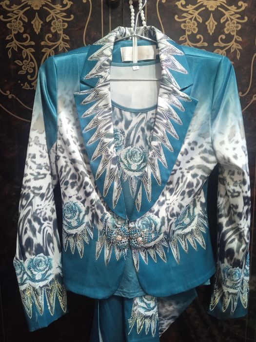 Troyka kofta yubka kastyum