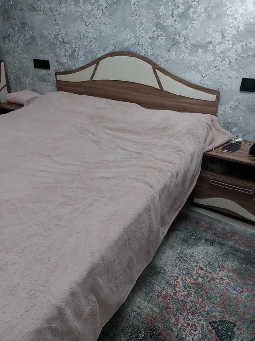 Продам кровать с матрасом